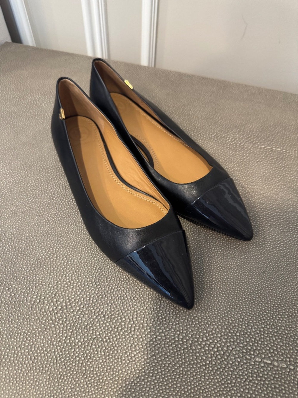 Tory Burch Chelsea Black Pointed Patent Toe Cap Flat Size 7M